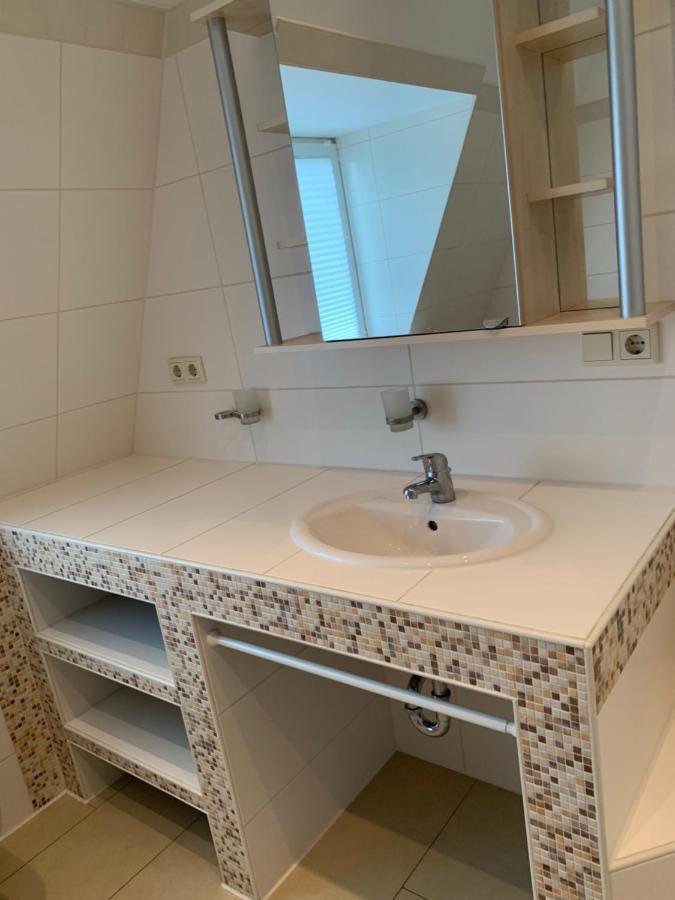 Nordsee Und City Fusslaufig - Luxeriose Fewo Mit Grossem Balkon Wilhelmshaven Exteriör bild